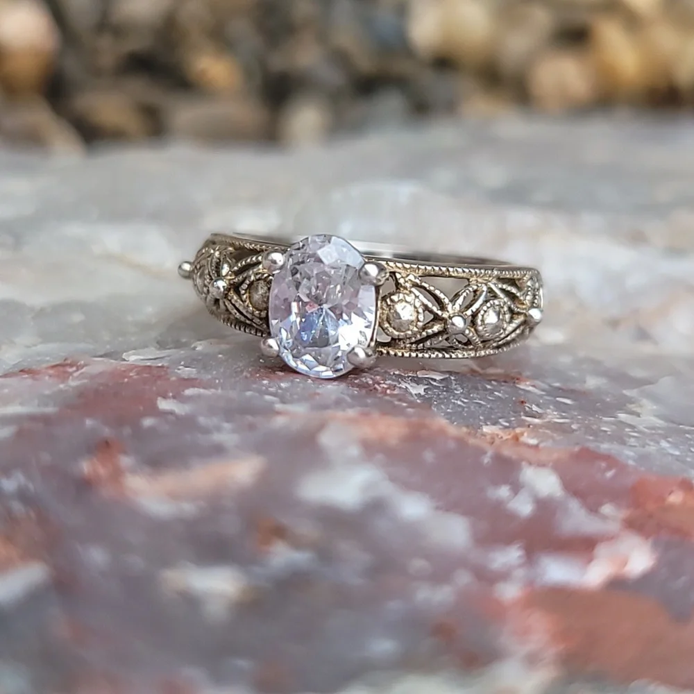 Beautiful Ring - Picture 5 of 5